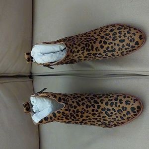 Ladies UGG Short Boots